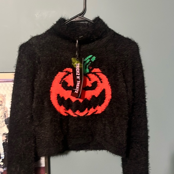 Dolls Kill Sweaters - TRICKZ N TREATZ CROPED JACK O LANTERN SWEATER